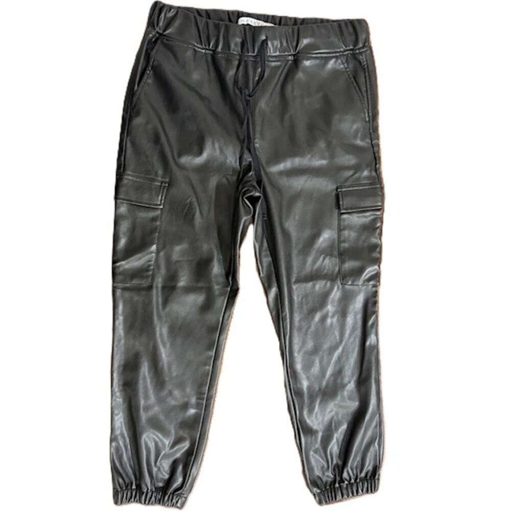 EUC Tinseltown Faux/Vegan Leather Cargo Elastic Waist Jogger Pants Black Size L